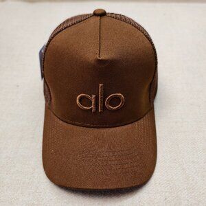 🧢NWT ALO Yoga casual District Trucker Hat